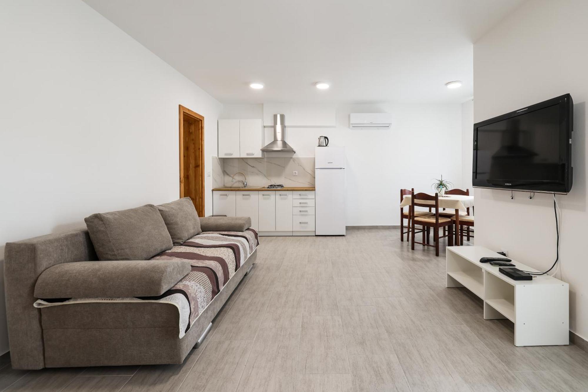 Apartments Kika Nin Extérieur photo
